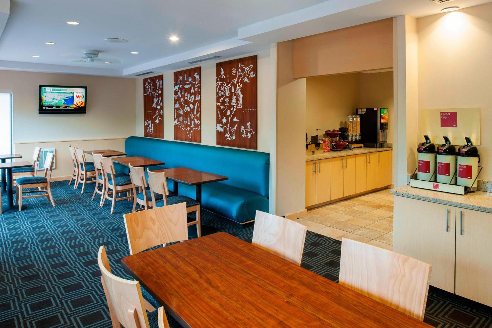 Towneplace Suites By Marriott Bethlehem Easton/Lehigh Valley Hollo Екстериор снимка